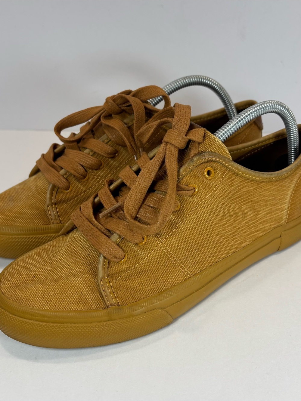Frye Men’s Ludlow Low Top Yellow Canvas Lace Up Sneaker Shoes Size 10 M Preppy